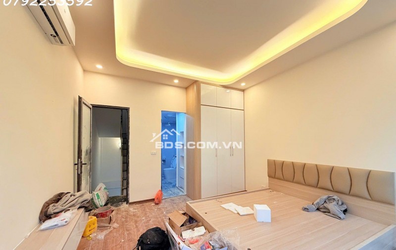 Bán Nhà! Văn Chương. Đống Đa. 27-30m x 4 tầng. Mặt Tiền 5m. Giá bán 7.5 tỷ.